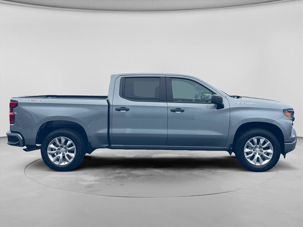 Used 2023 Chevrolet Silverado 1500 Custom AWD/4WD image 9
