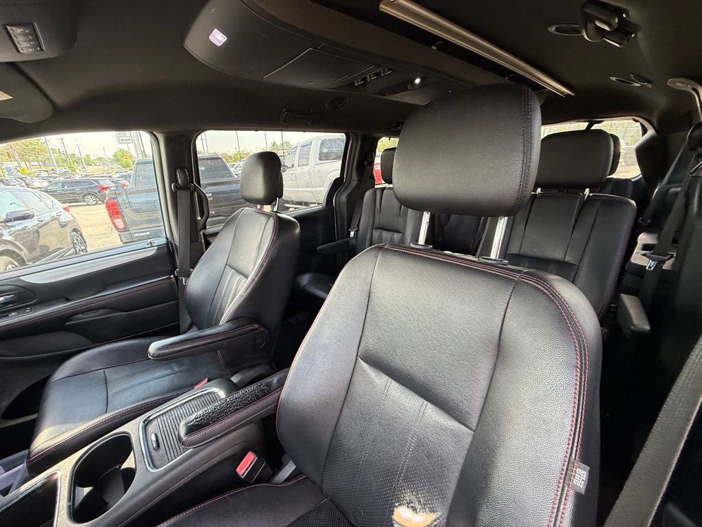 Used 2017 Dodge Grand Caravan GT w/ Safety Sphere Group FWD image 13
