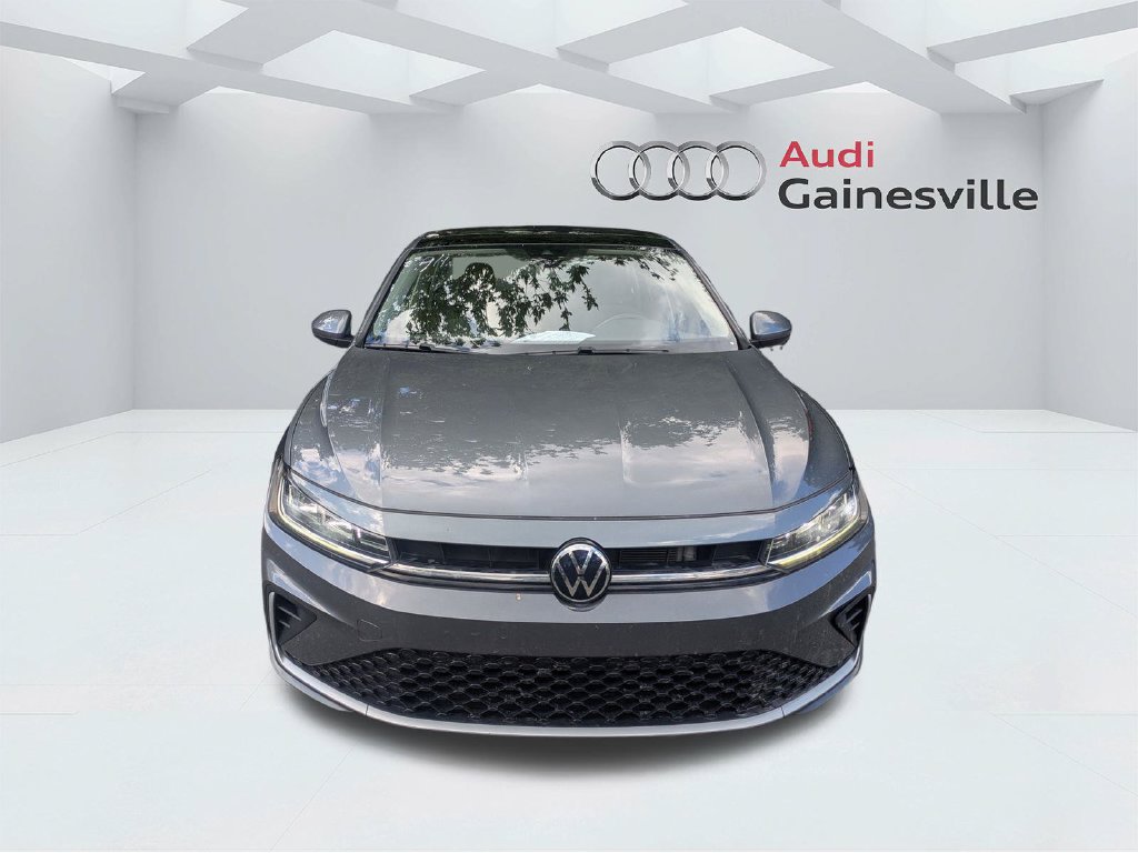 Used 2025 Volkswagen Jetta SE FWD image 13