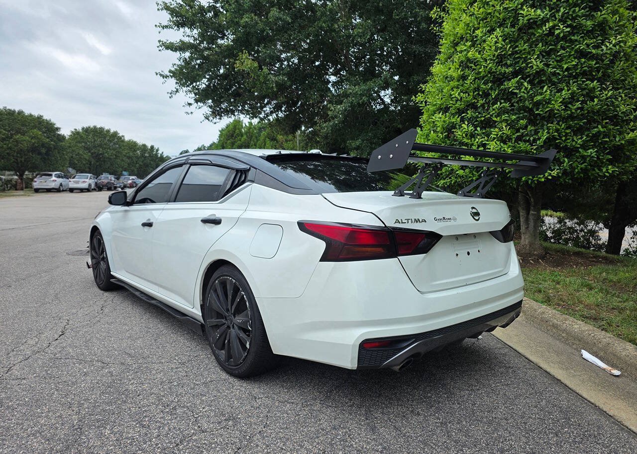 Used 2019 Nissan Altima 2.5 SR FWD image 3