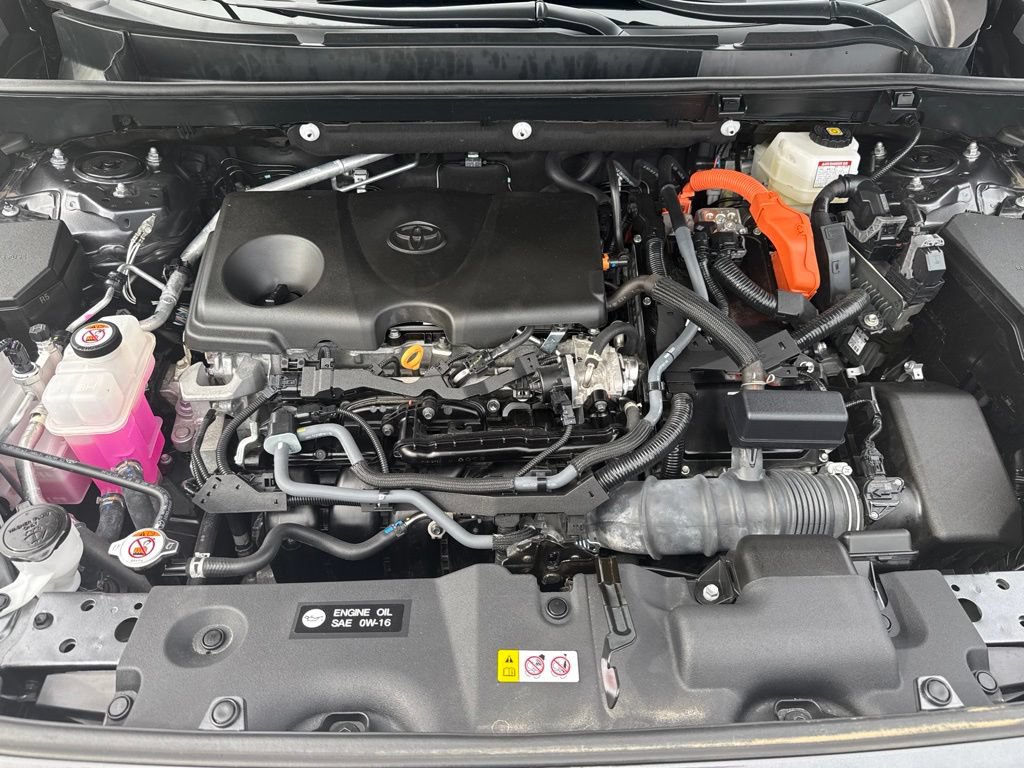 Certified 2022 Toyota RAV4 LE AWD/4WD image 24