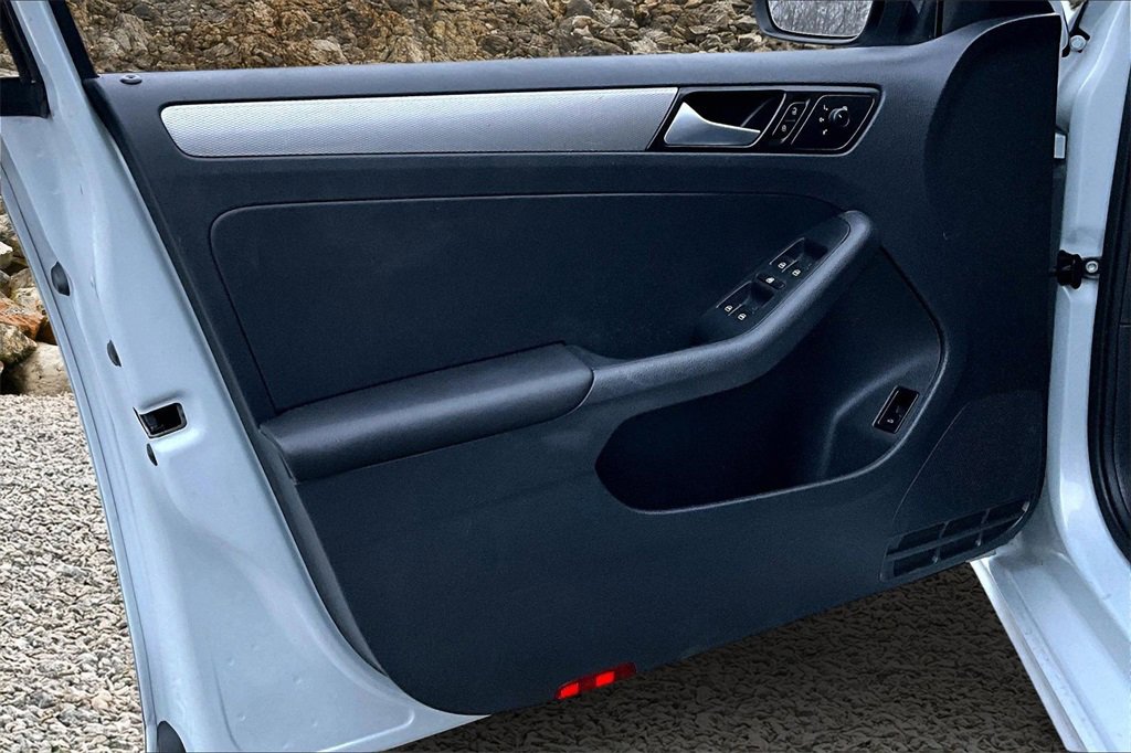 Used 2018 Volkswagen Jetta S w/ Cold Weather Package image 14