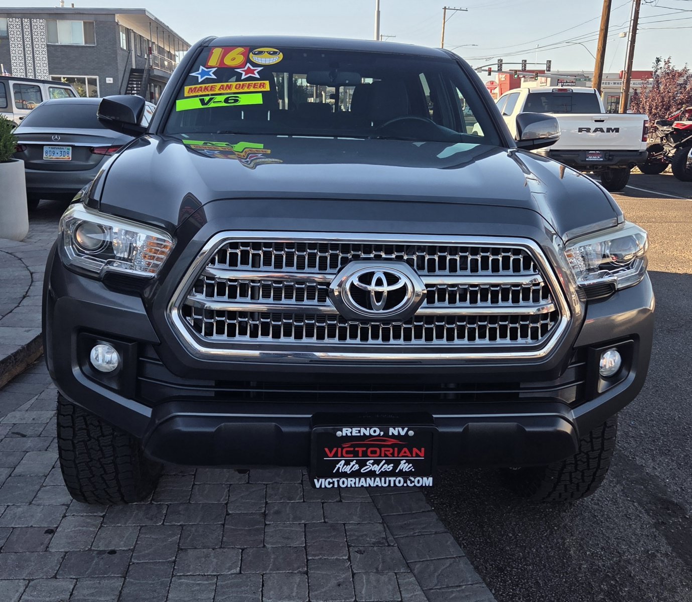 Used 2016 Toyota Tacoma TRD Off-Road AWD/4WD image 2