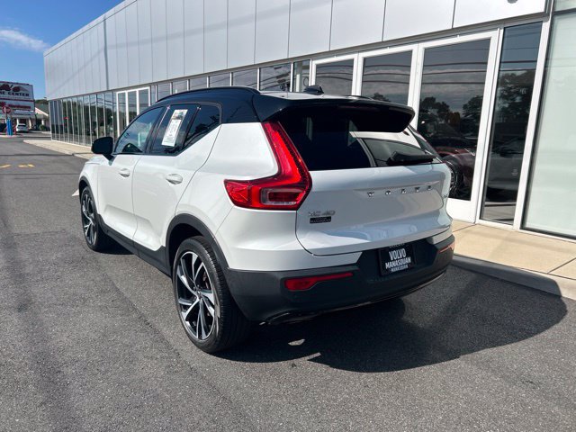 Used 2021 Volvo XC40 T5 R-Design w/ Climate Package AWD/4WD image 3