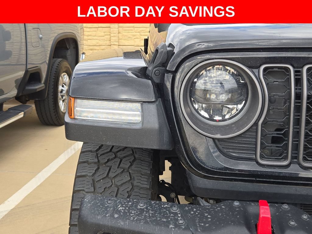 Used 2024 Jeep Gladiator Rubicon AWD/4WD image 14