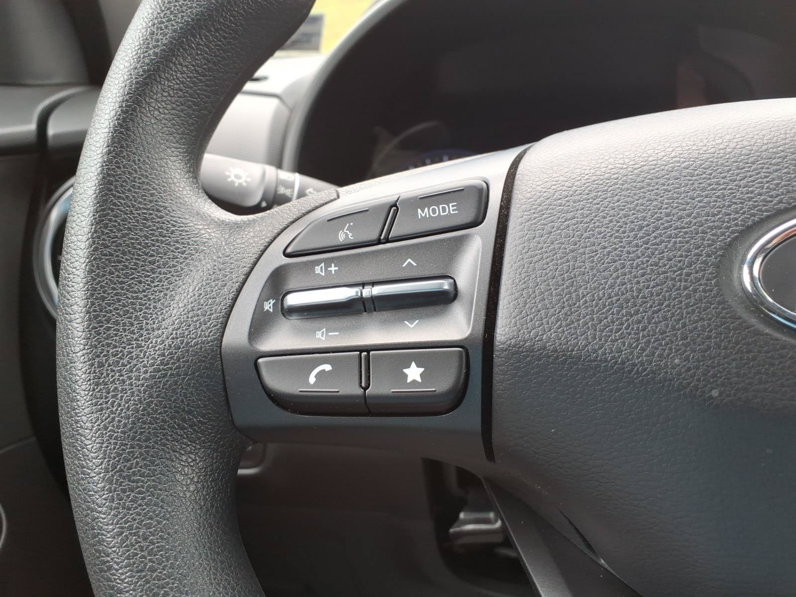 Certified 2023 Hyundai Kona SEL AWD/4WD image 29