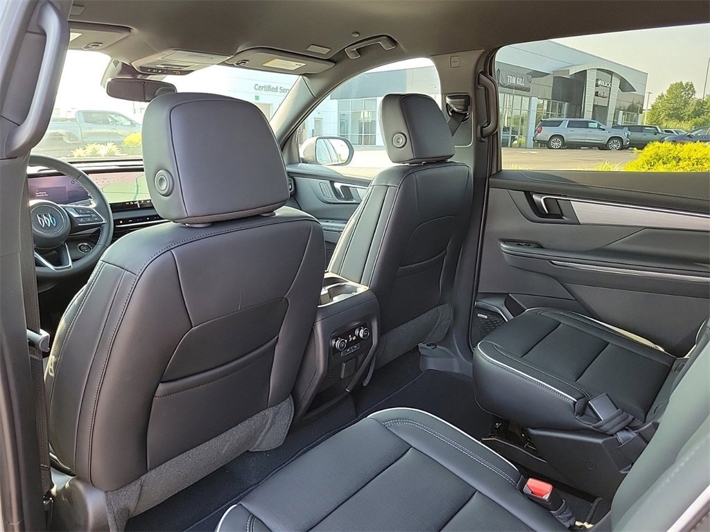 New 2025 Buick Enclave Preferred w/ Power Package image 13