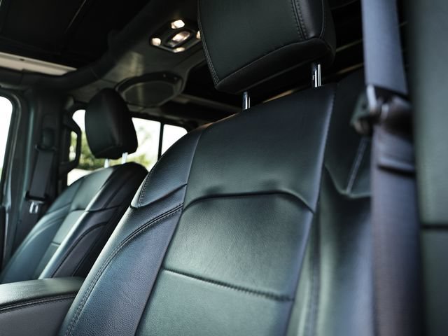 Used 2022 Jeep Wrangler Unlimited Sahara AWD/4WD image 22