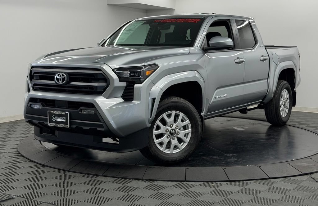 Used 2026 Toyota Tacoma SR5 AWD/4WD image 3