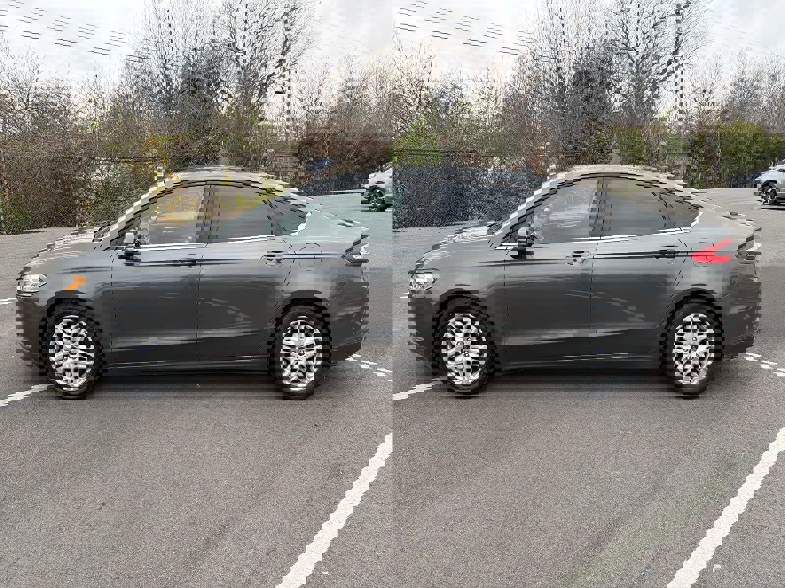 Used 2016 Ford Fusion SE image 16