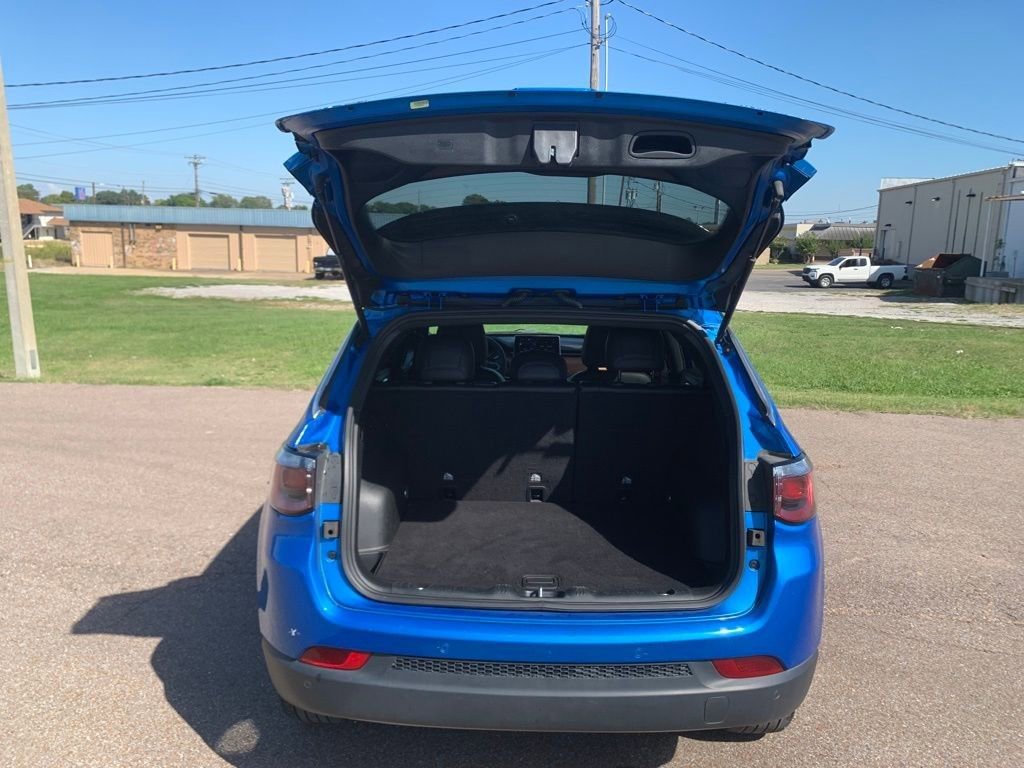 Used 2024 Jeep Compass Limited image 27