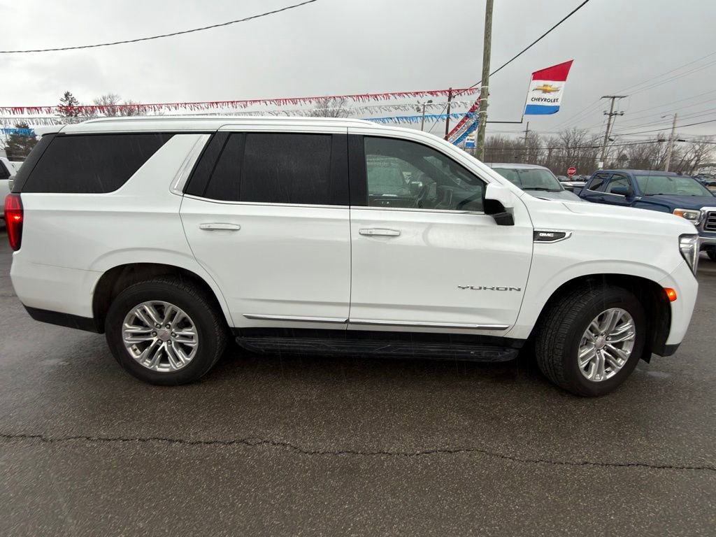 Used 2024 GMC Yukon SLT AWD/4WD image 11