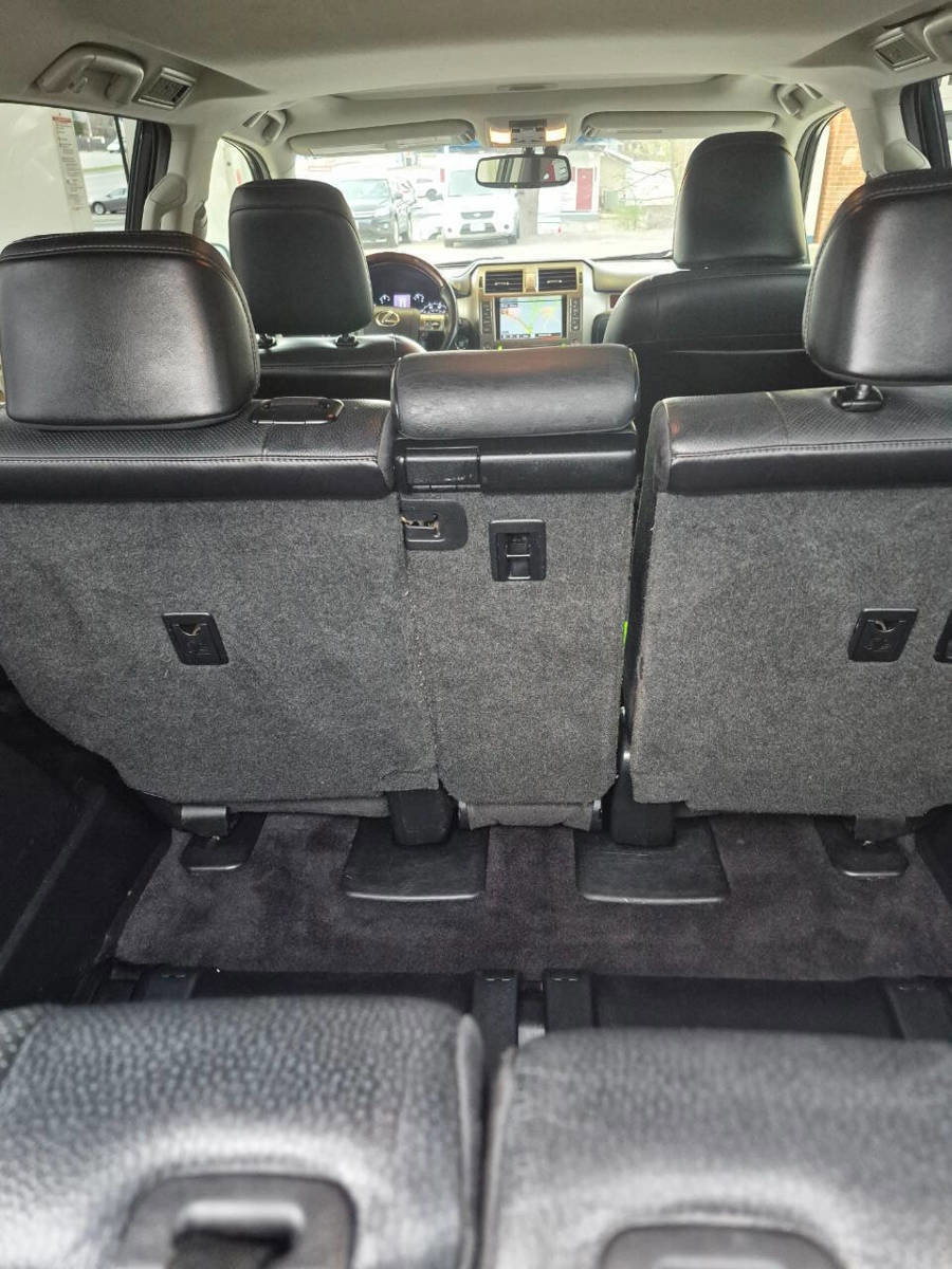 Used 2016 Lexus GX 460 w/ Premium Package AWD/4WD image 9