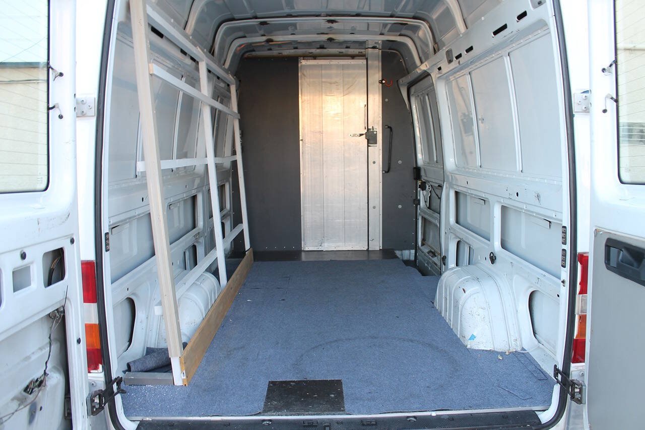 Used 2005 Dodge Sprinter 2500 w/ PWR Convenience Group RWD image 22