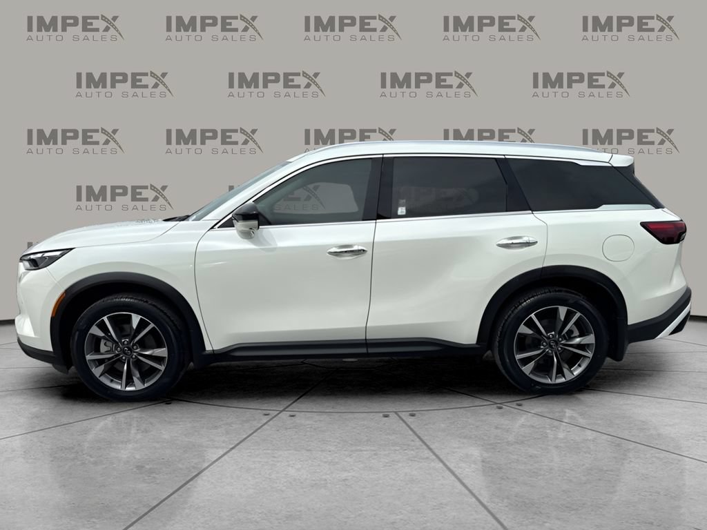 Used 2023 INFINITI QX60 Luxe w/ Vision Package FWD image 2