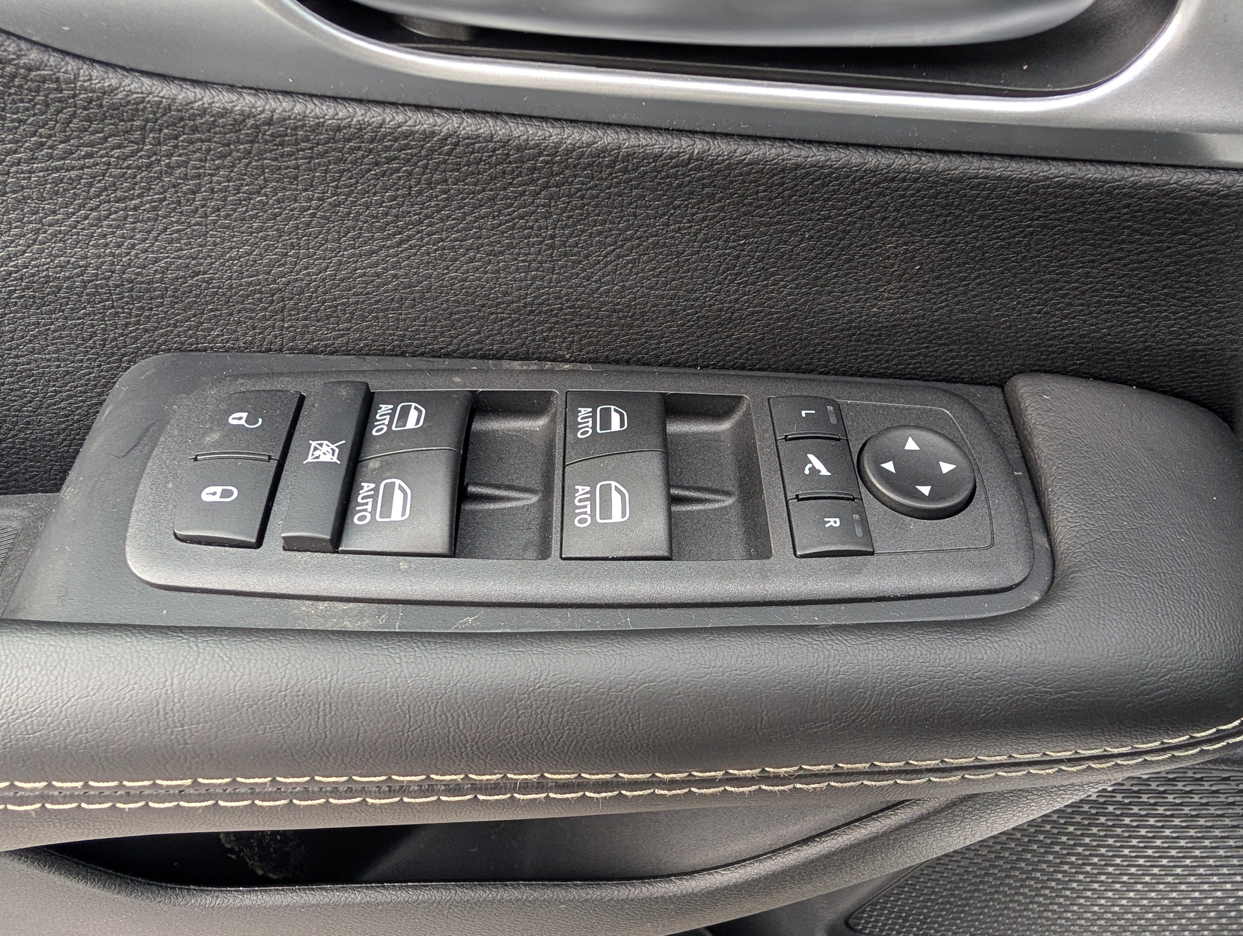 New 2026 Chrysler Pacifica Limited AWD/4WD image 21