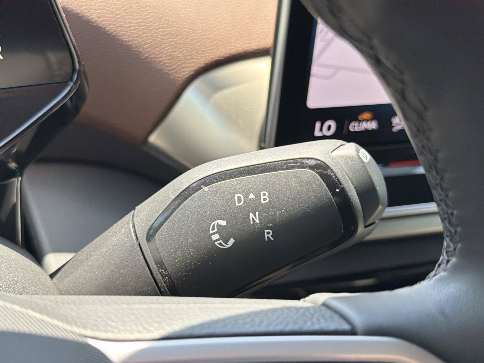 Certified 2025 Volkswagen ID.4 Pro AWD/4WD image 19