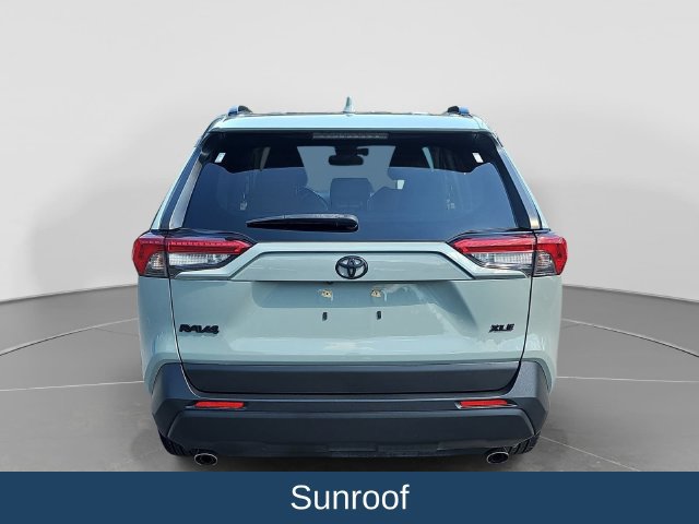 Used 2021 Toyota RAV4 XLE Premium FWD image 5