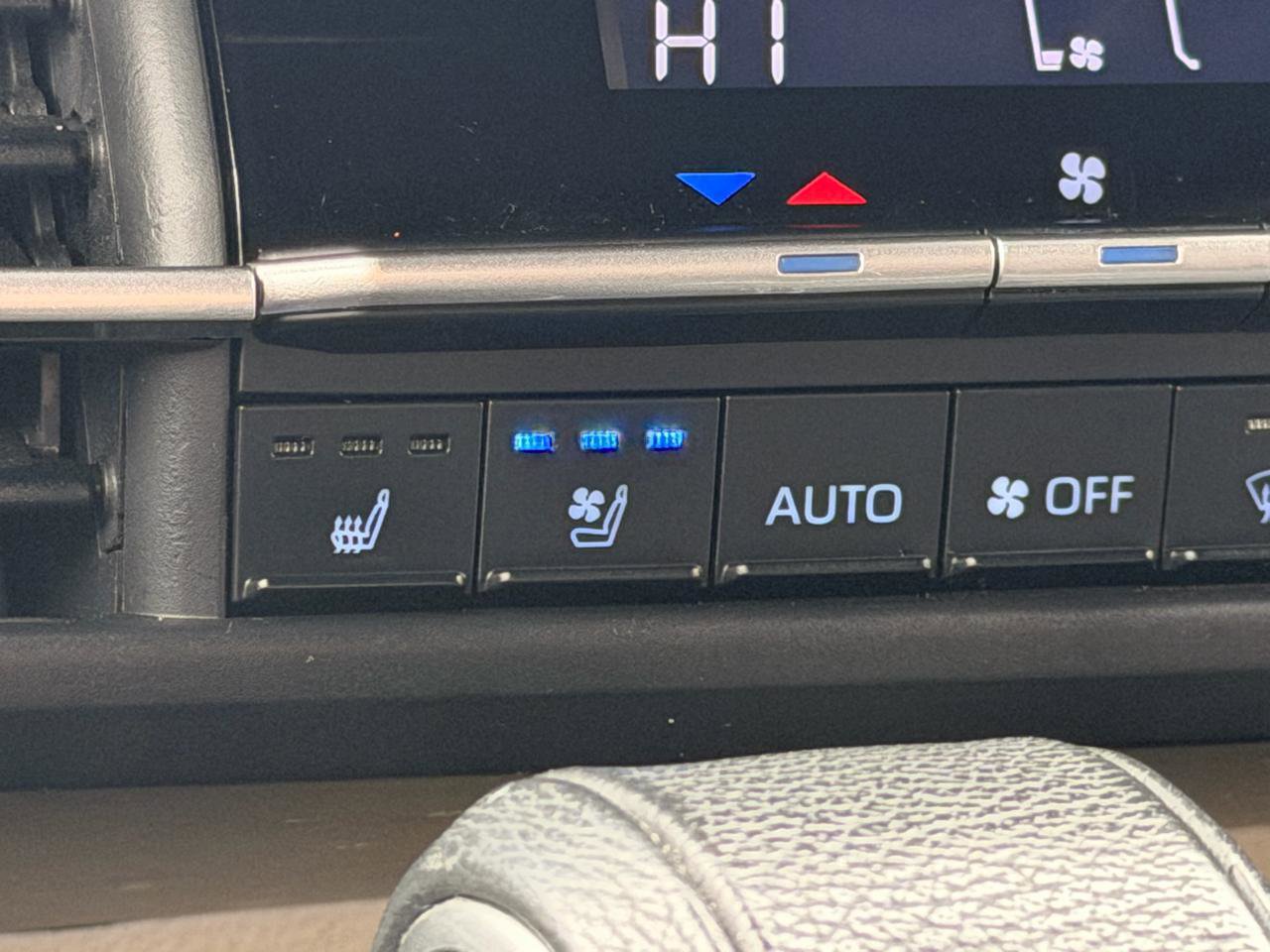 Used 2022 Toyota Sienna Platinum image 42