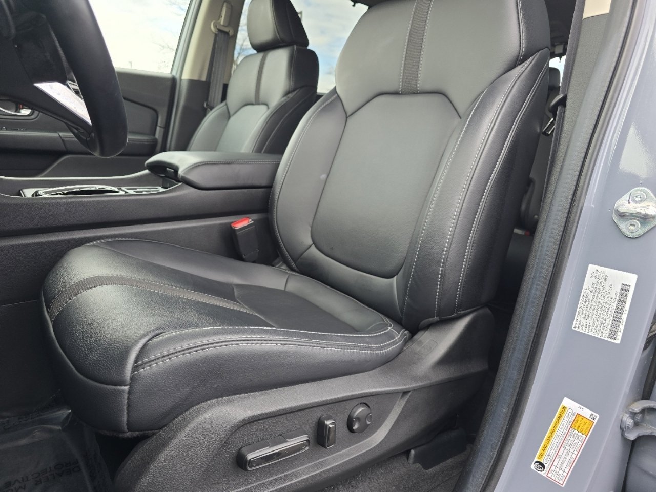 Used 2025 Honda Pilot Touring image 25