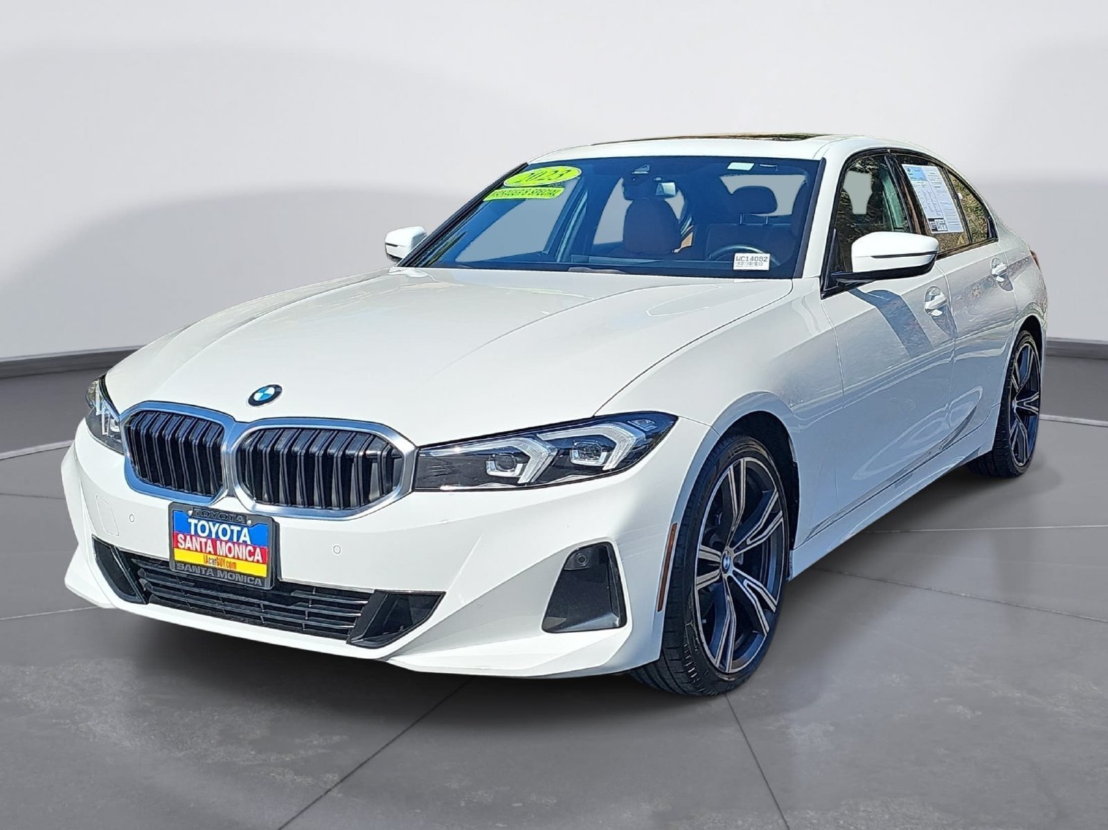 Used 2023 BMW 330i Sedan w/ Driving Assistance Package RWD image 7