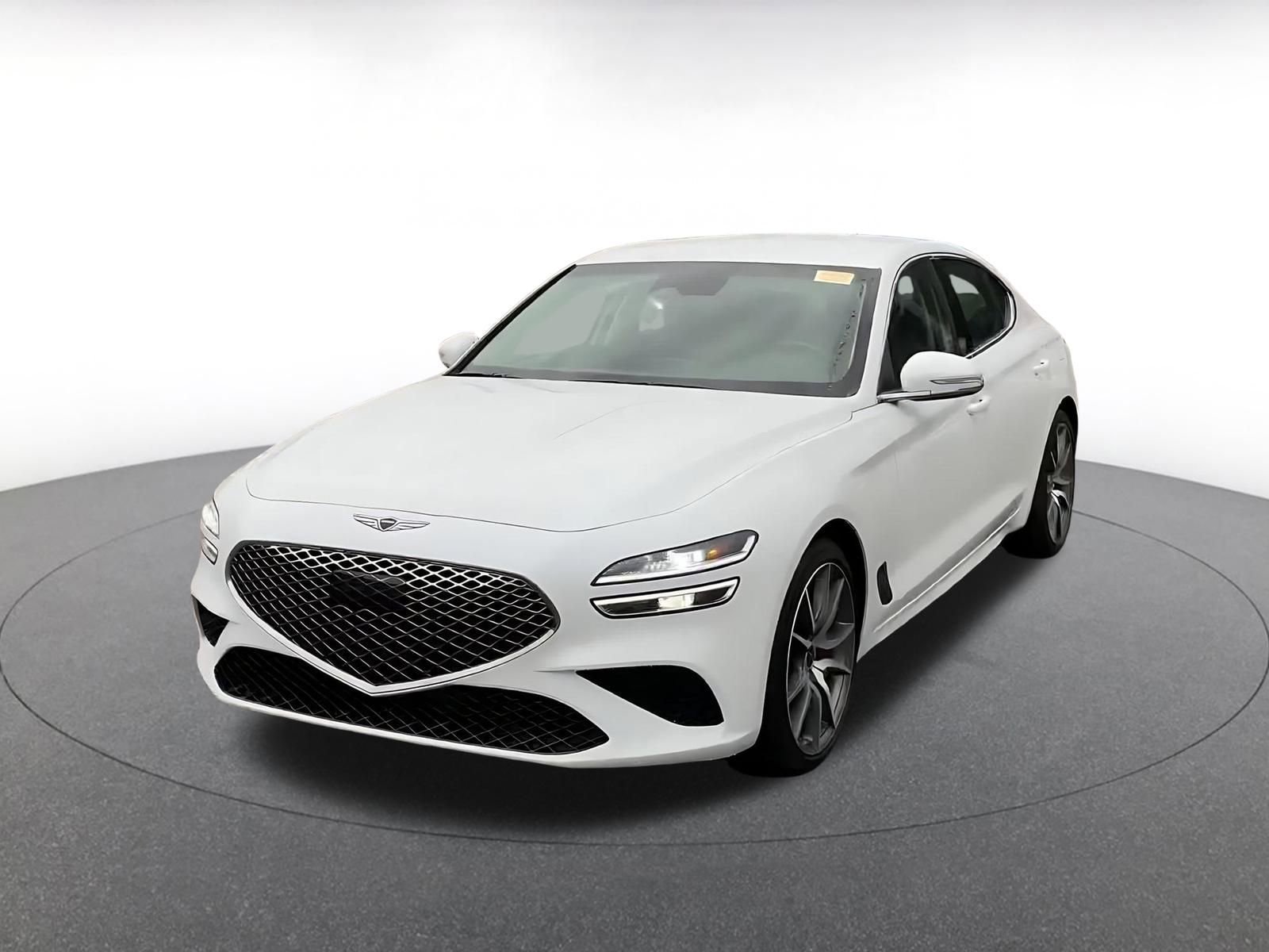 Used 2025 Genesis G70 2.5T image 4