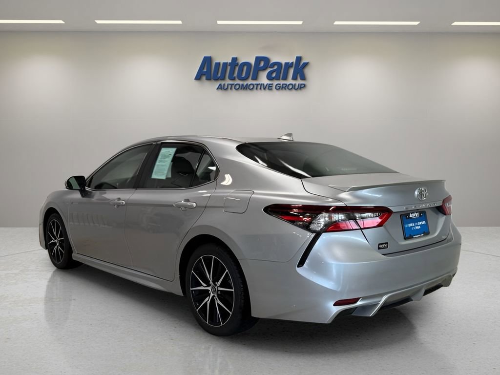 Used 2023 Toyota Camry SE image 5