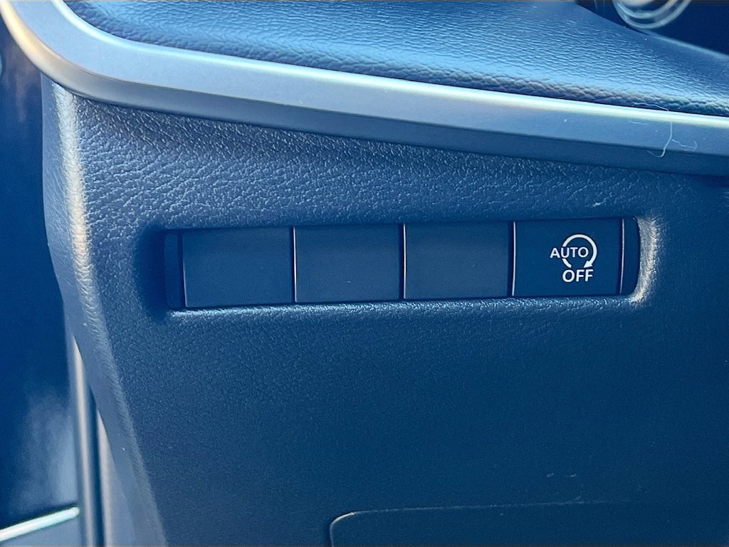 Used 2025 Nissan Kicks S FWD image 10