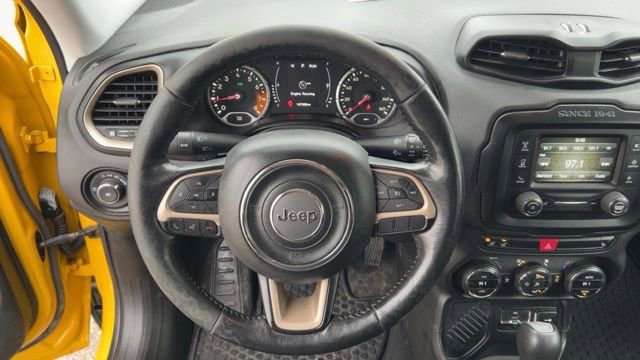 Used 2017 Jeep Renegade Latitude w/ Popular Equipment Group image 15