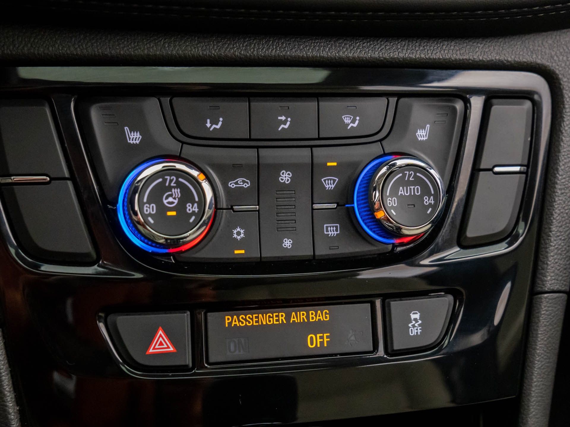 Used 2019 Buick Encore Essence image 21