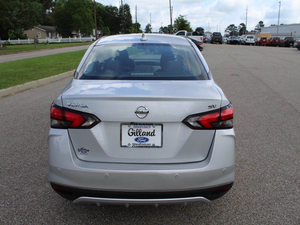 Used 2022 Nissan Versa SV image 12