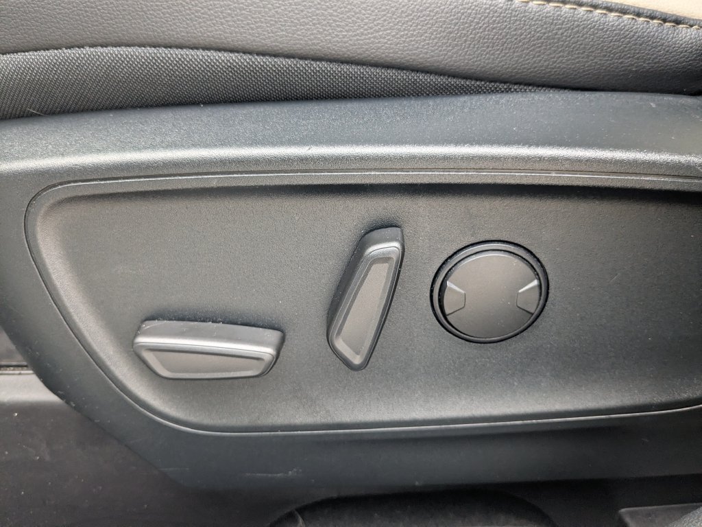 Used 2020 Ford Escape SE Sport FWD image 23
