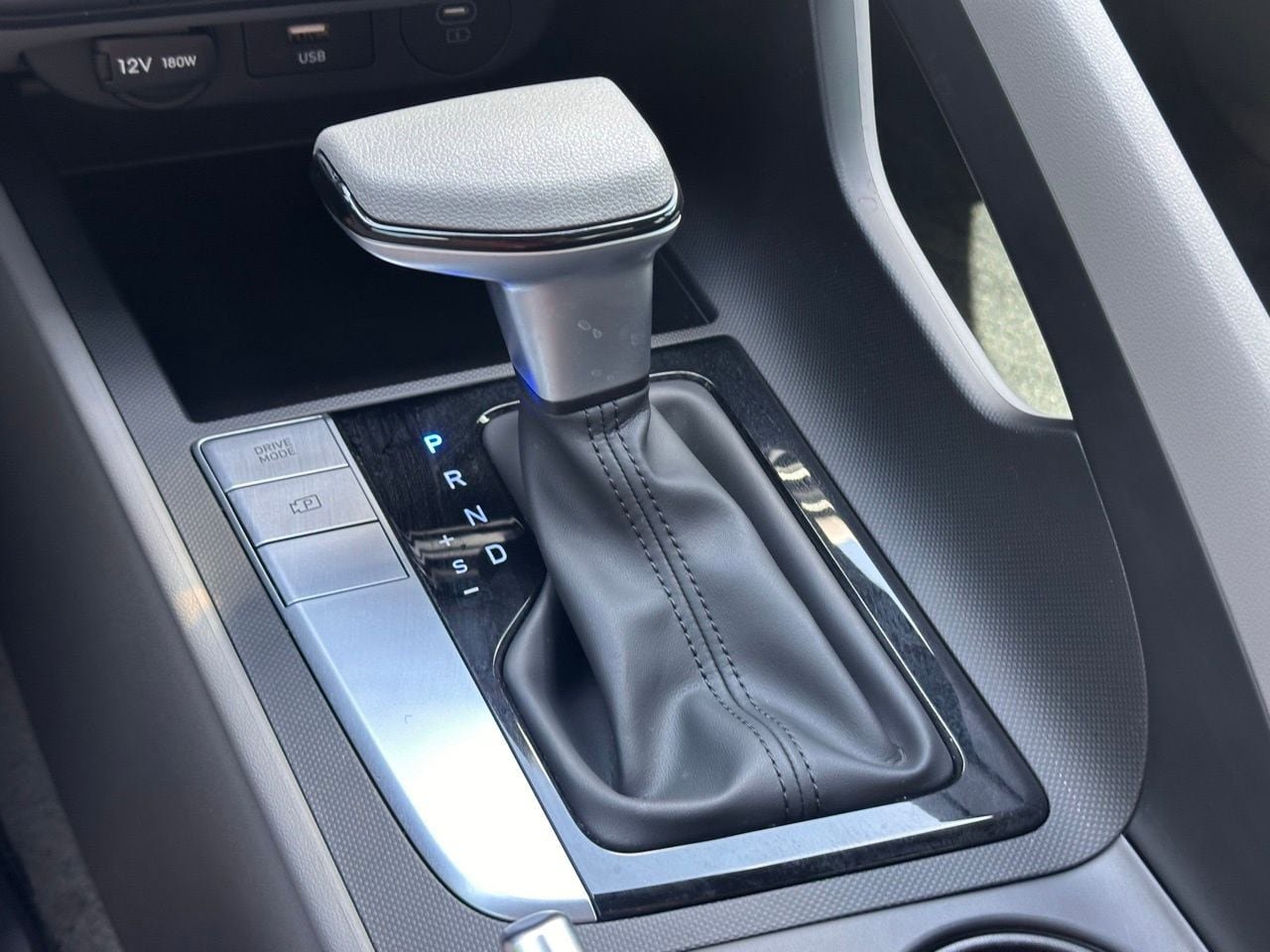 Certified 2026 Hyundai Elantra SE FWD image 36