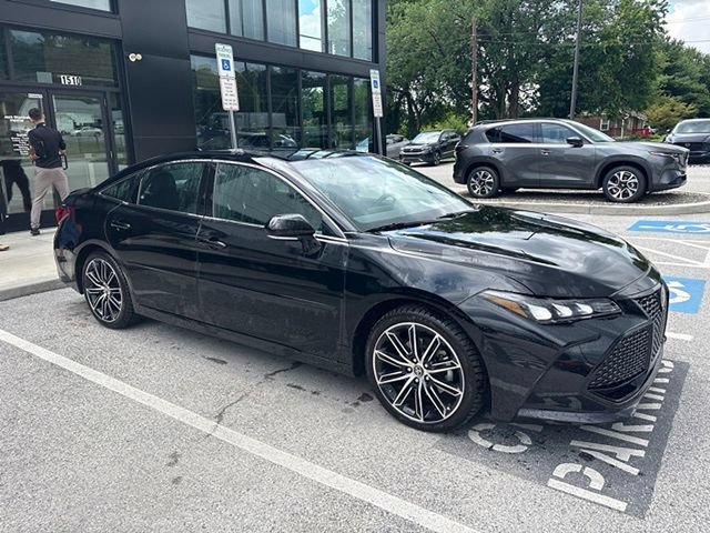 Used 2020 Toyota Avalon XSE w/ All Weather Liner Package FWD image 5