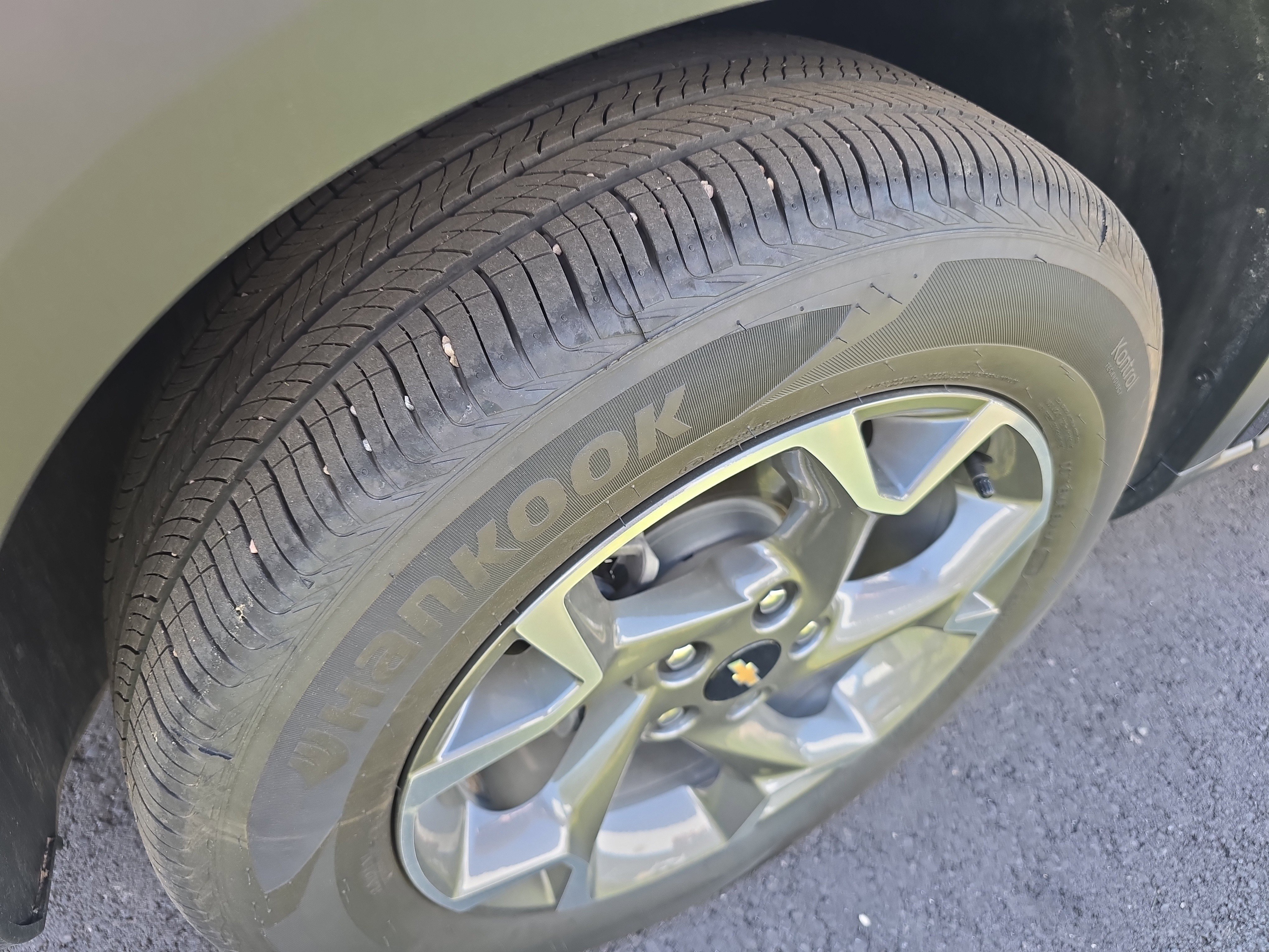 Used 2026 Chevrolet Trax LT w/ Sunroof Package FWD image 11