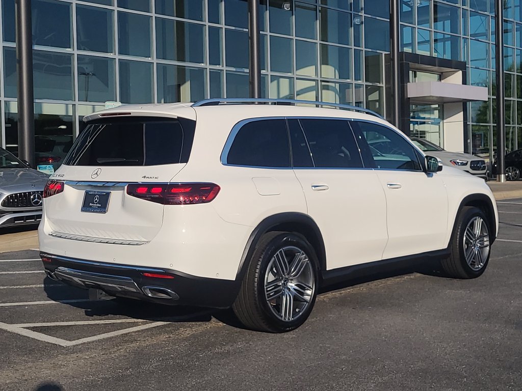 Used 2025 Mercedes-Benz GLS 450 4MATIC image 3