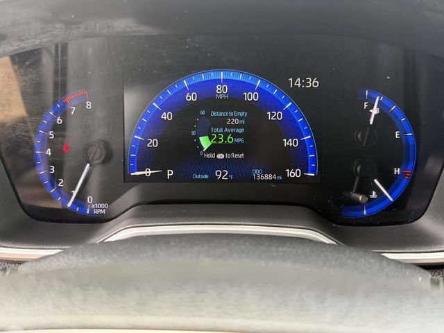Used 2022 Toyota Corolla Cross XLE w/ Convenience Package AWD/4WD image 19