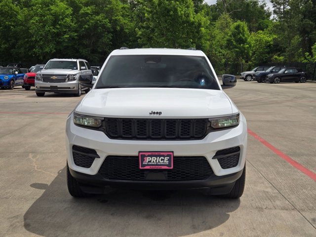 Used 2022 Jeep Grand Cherokee Altitude image 2