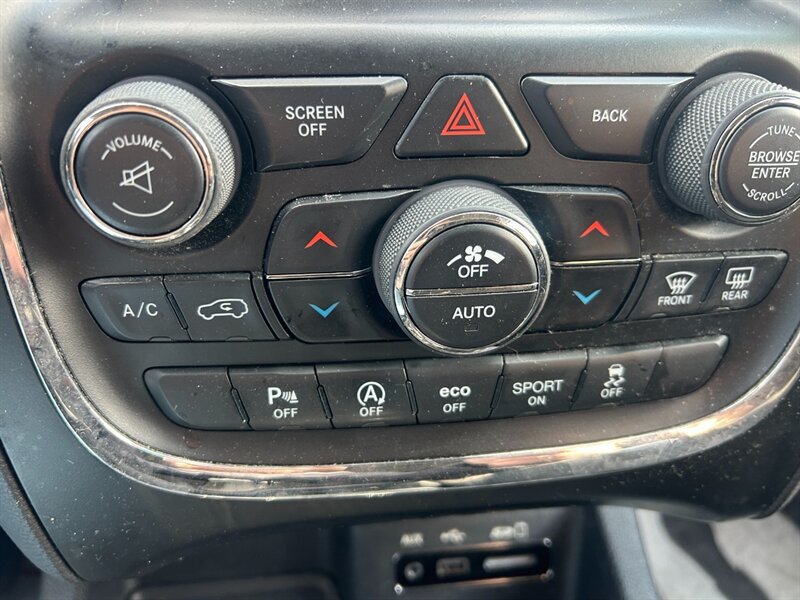 Used 2017 Dodge Durango SXT w/ Quick Order Package 23B AWD/4WD image 19