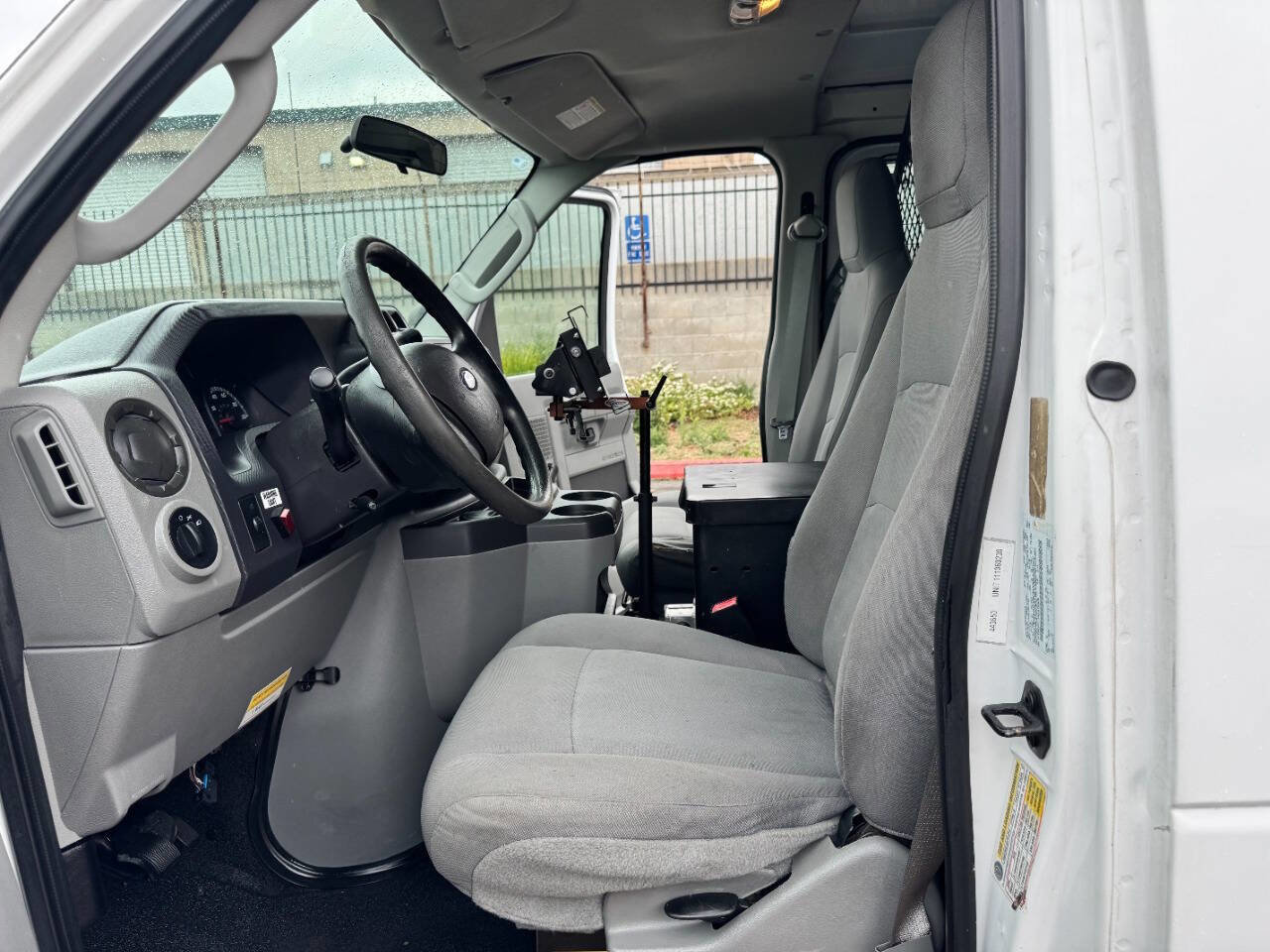 Used 2010 Ford E-250 and Econoline 250 RWD image 9