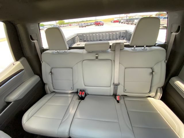 Used 2025 GMC Sierra 1500 SLT AWD/4WD image 13