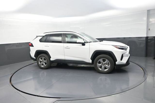 Used 2025 Toyota RAV4 XLE AWD/4WD image 18