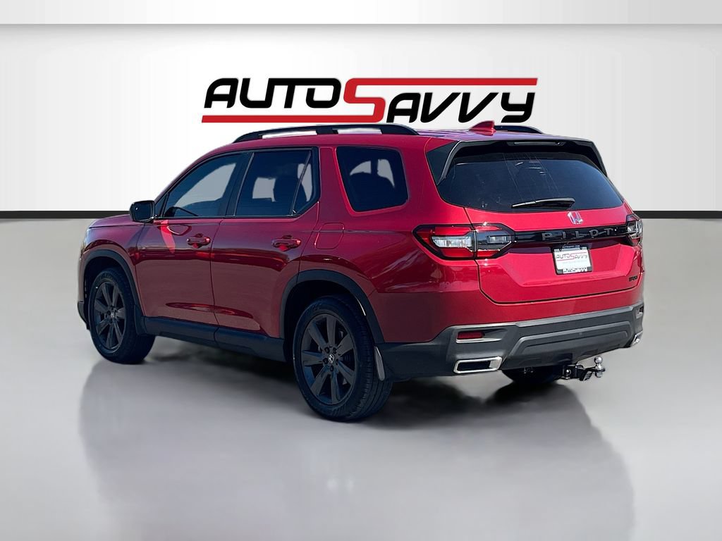 Used 2025 Honda Pilot Sport image 5