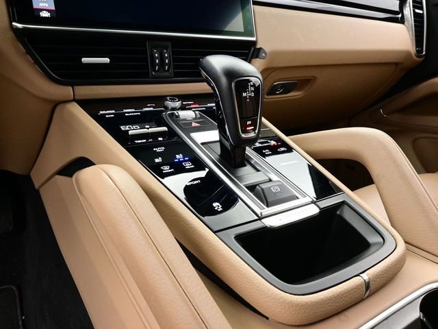 Certified 2019 Porsche Cayenne AWD/4WD image 12