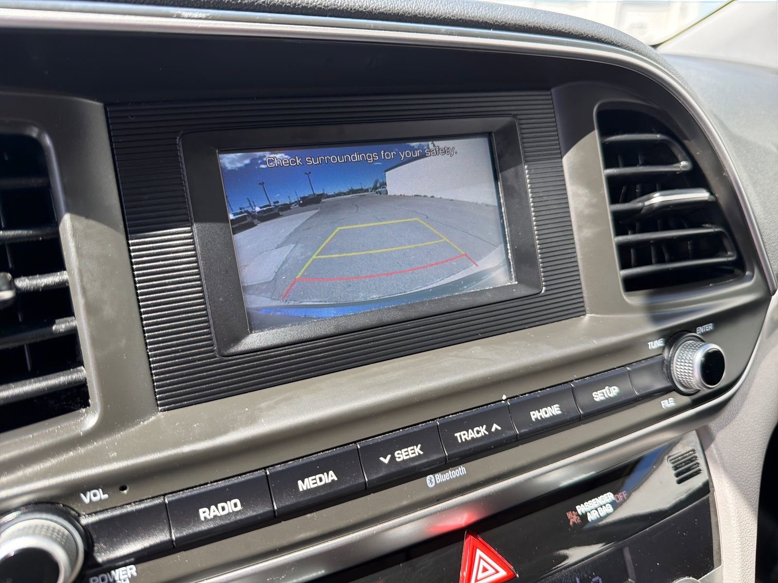 Used 2020 Hyundai Elantra SE image 19