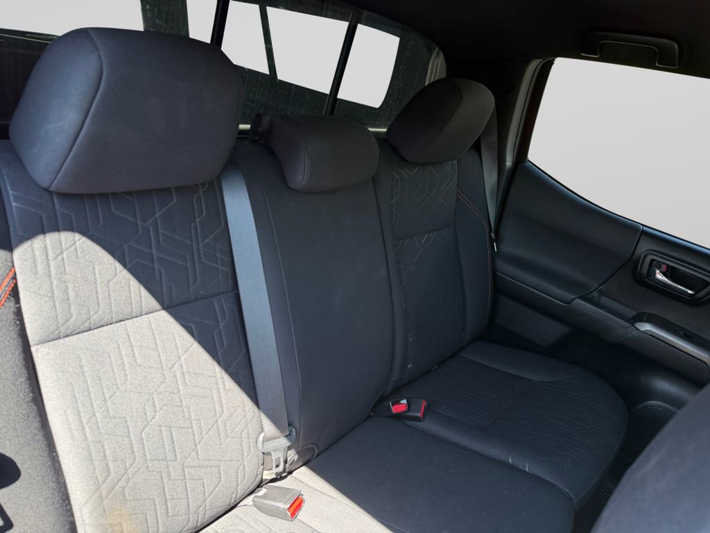 Used 2018 Toyota Tacoma TRD Off-Road image 18