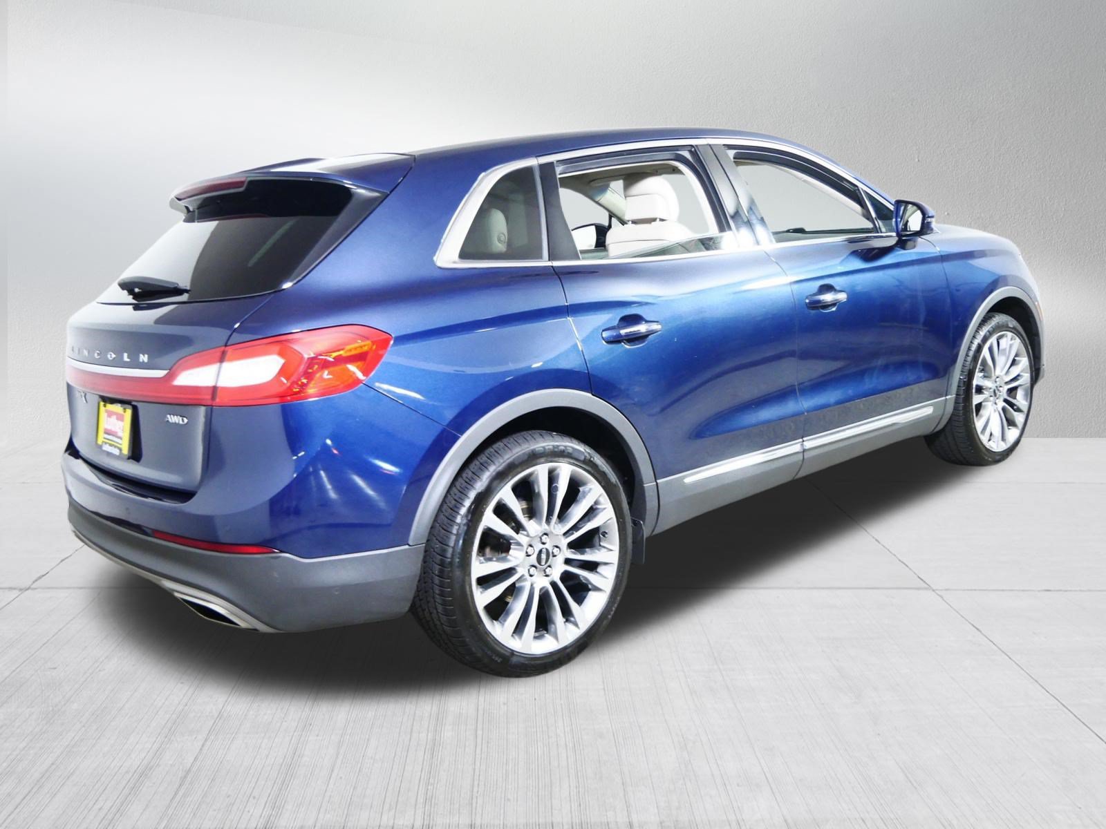 Used 2017 Lincoln MKX Reserve w/ Lincoln MKX Climate Package AWD/4WD image 7