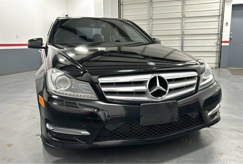 Used 2013 Mercedes-Benz C 250 Sedan image 4