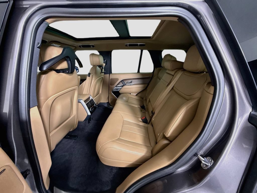 Used 2025 Land Rover Range Rover SE AWD/4WD image 21