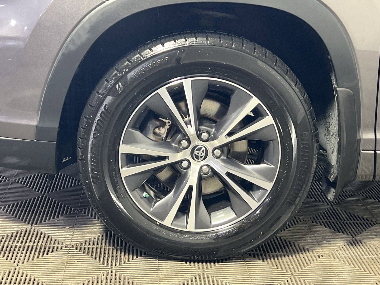 Used 2016 Toyota Highlander XLE image 12